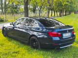 BMW 520i F10 gute Ausstattung - BMW 520 aus 2013 mit Benzin-Antrieb: Limousine