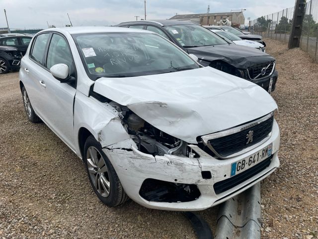 Peugeot 308 1.5 BlueHDi 130 / GB641