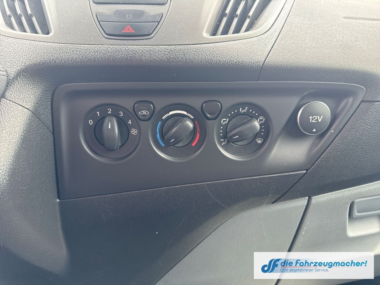Fahrzeugabbildung Ford Transit Custom Kombi 300 L1 2.2 TDCi *4038 *EXPO