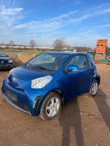 Toyota Ich verkaufe ein Auto. Toyota IQ - Toyota IQ aus 2011