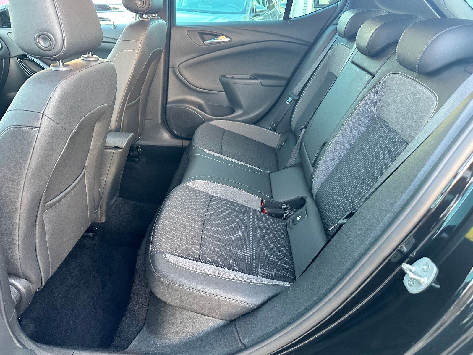 Fahrzeugabbildung Opel ASTRA K ELEGANCE*MOD.2022+LED+KAMERA+NAVI*