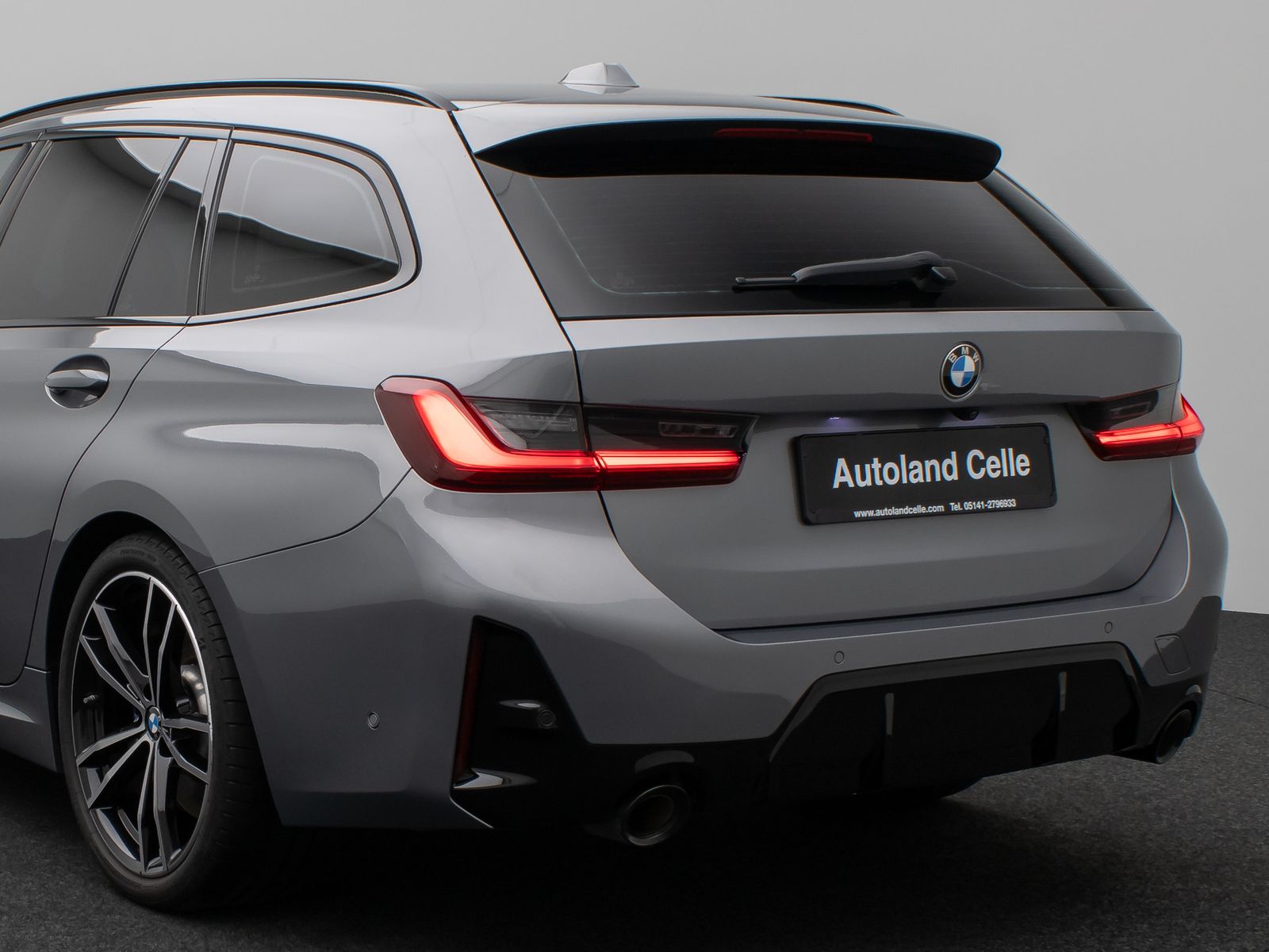 Fahrzeugabbildung BMW 330i M Sport Kamera DAB HUD H/K Komfort Panorama