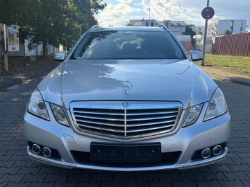 Mercedes E 220 - 2