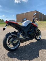 Kawasaki Z1000 - KAWASAKI NAKED BIKE