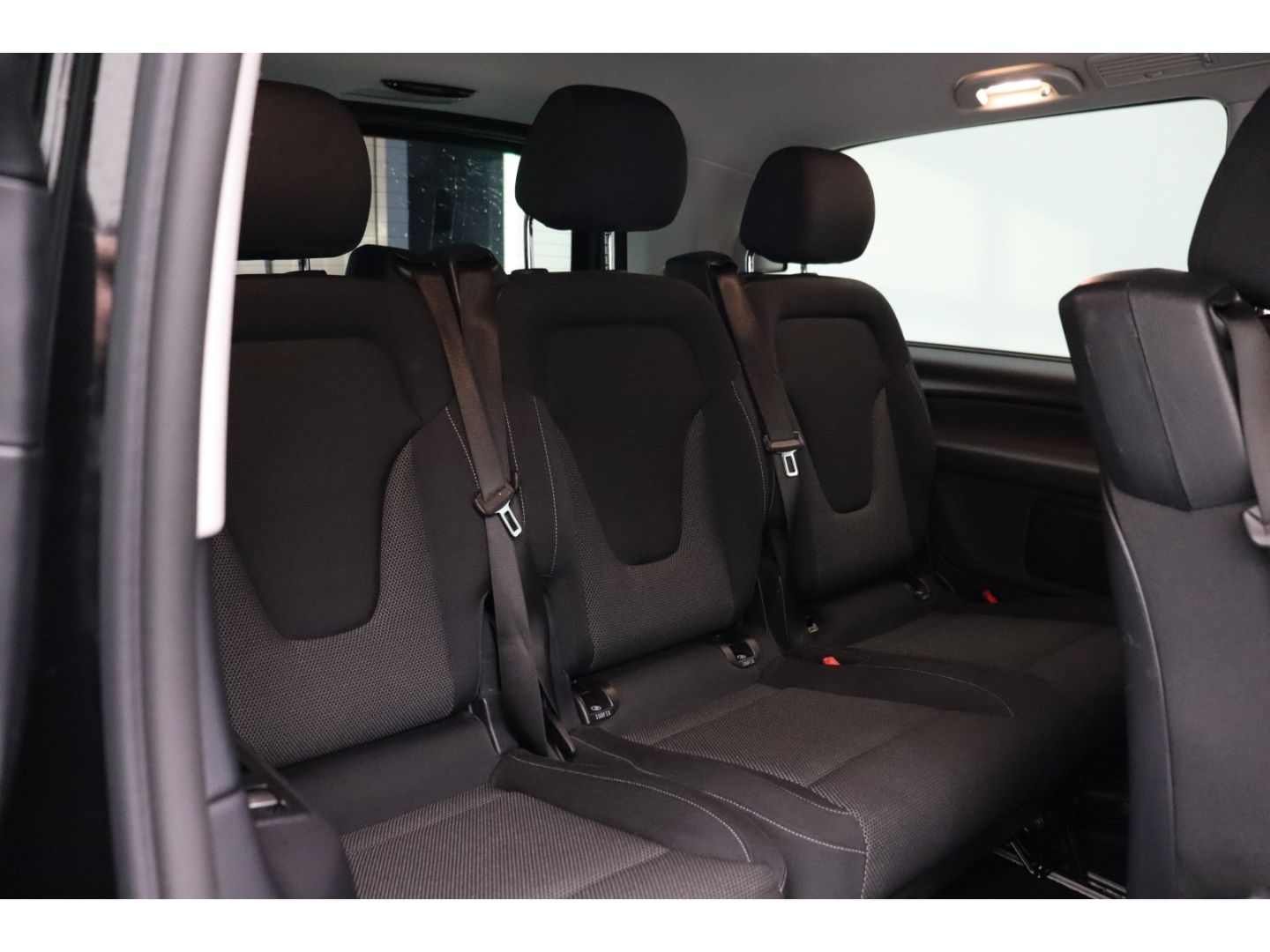 Fahrzeugabbildung Mercedes-Benz V 250 EDITION lang AHK LED Totwinkelassistent 3-