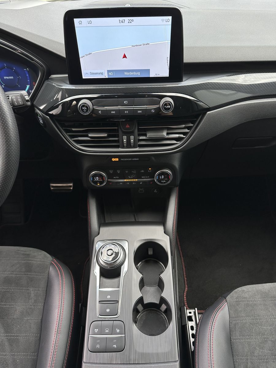 Fahrzeugabbildung Ford Kuga 2.0 EB 4x4 Aut. ST-Line X NAV+LED+PANO+AHK