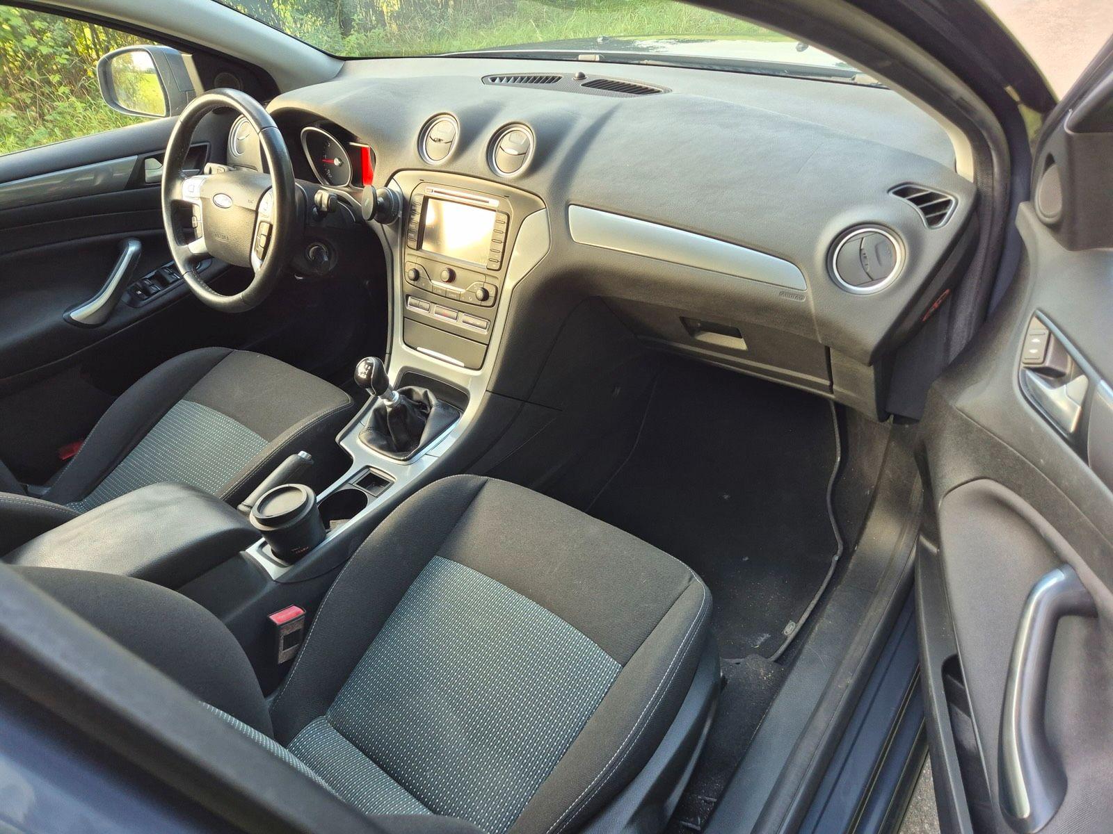 Ford Mondeo 2014 — photo 10