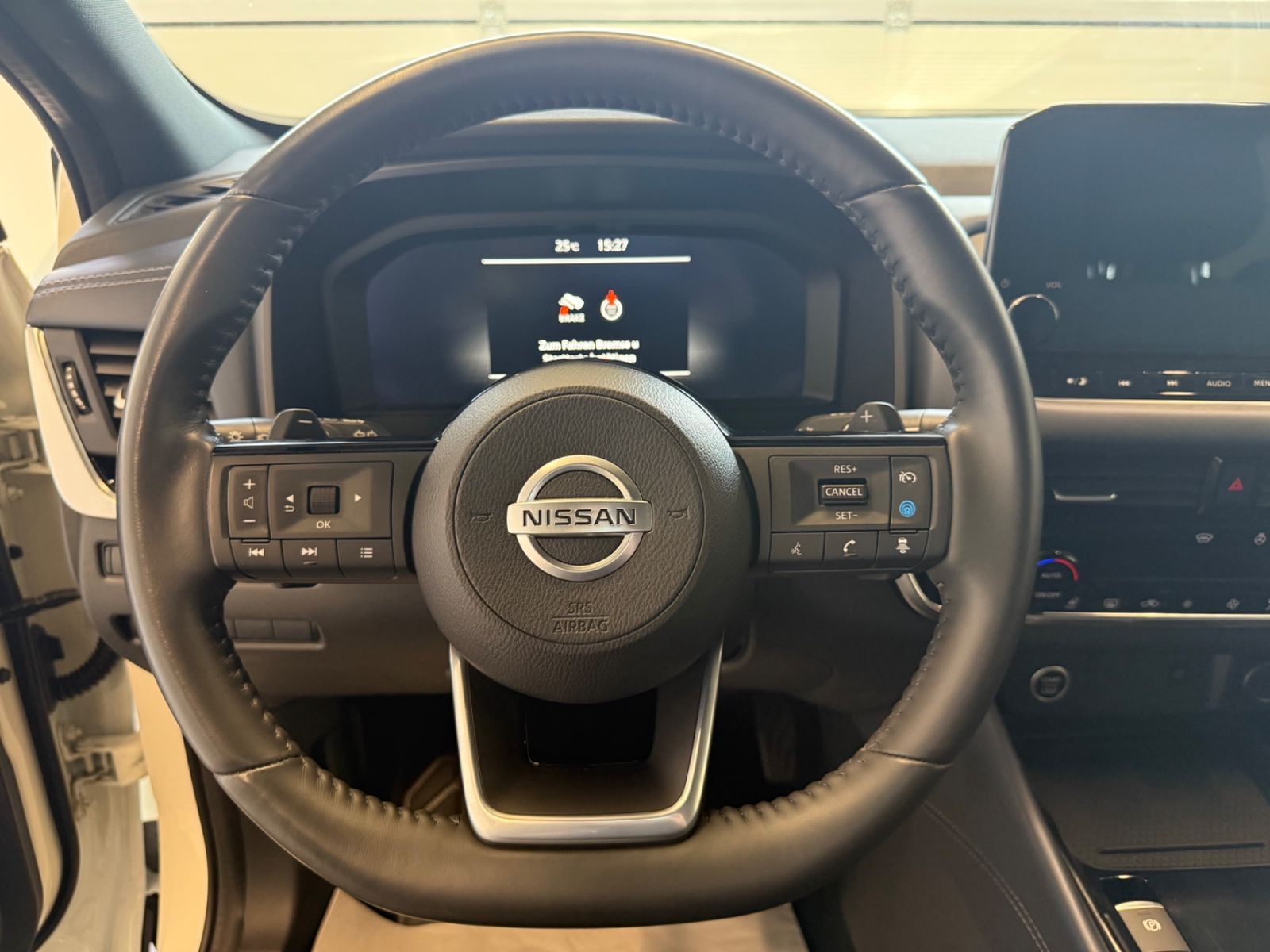 Fahrzeugabbildung Nissan Qashqai Tekna MHEV; Autom.,HUD,Teilleder,AHK