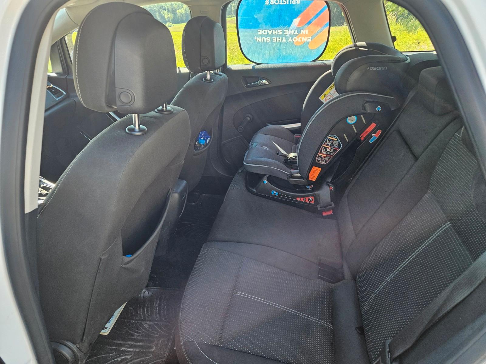 Opel Astra 2012 — photo 9