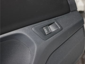 Volkswagen T-Roc R-Line Black Style 1.5 TSI DSG AHK Pano Ka