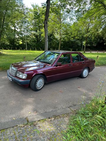 Mercedes-Benz 190 E AVANTGARDE ROSSO H-Zulassung Limited 