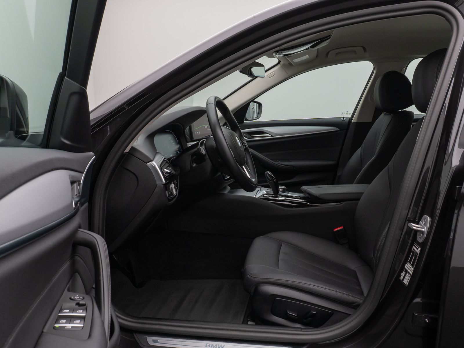 Fahrzeugabbildung BMW 520i PDC DAB CockPitPro Sitzhzg Alarm LED Leder