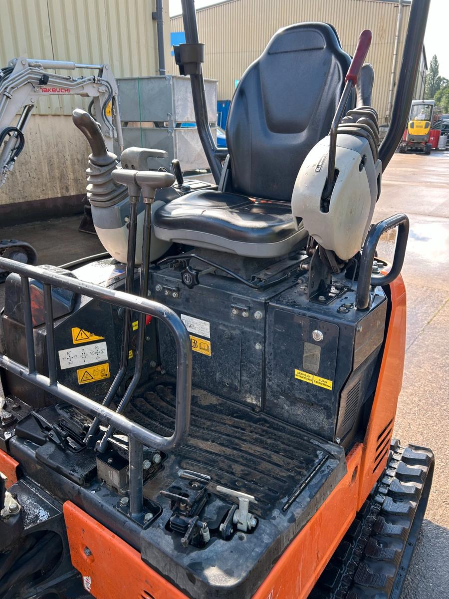 Hitachi ZX17U-5A