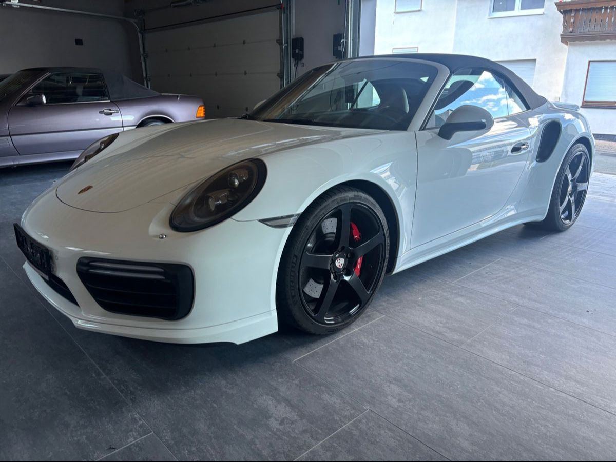 PORSCHE 991.2/911 Turbo Cabriolet 38TKM Lift LED