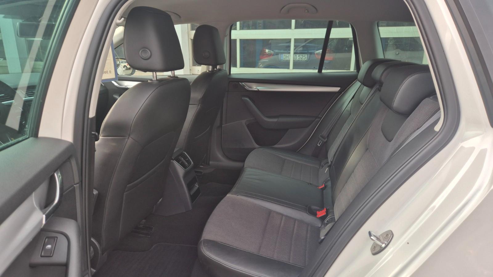Skoda Octavia Combi Elegance 1.4
