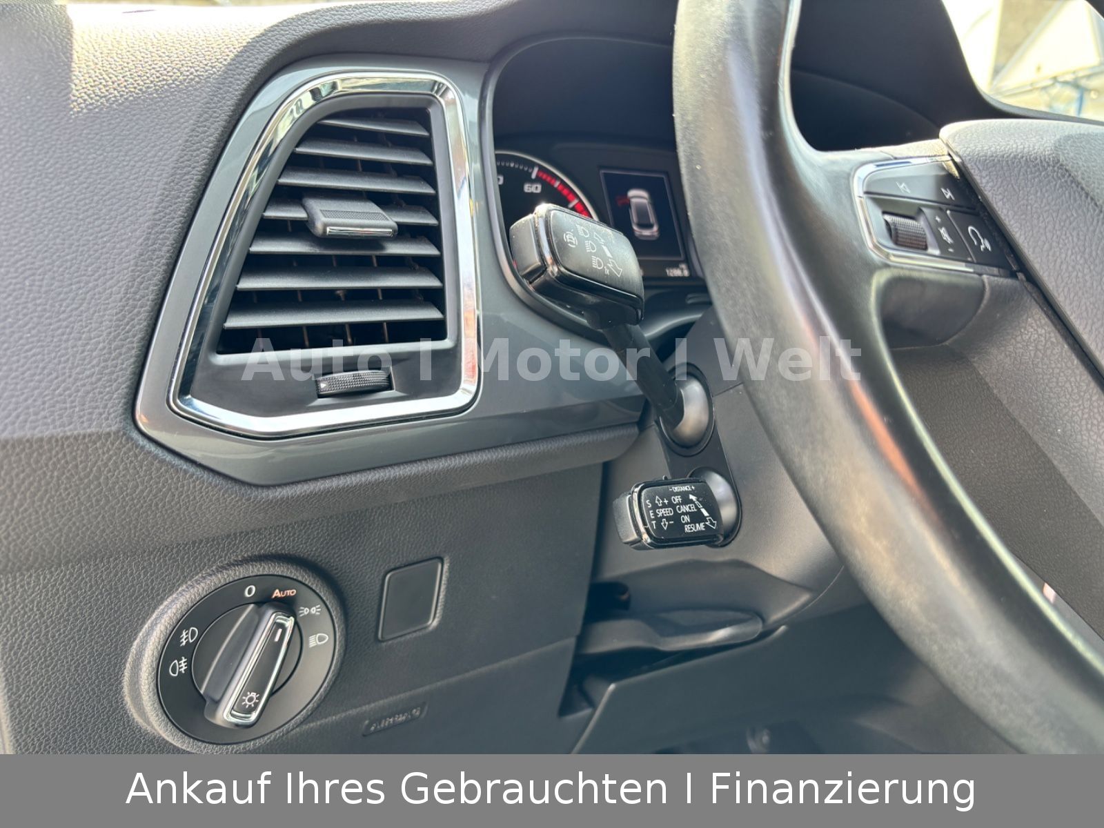 Fahrzeugabbildung SEAT Ateca Style 1.Hand ACC/ALU/SHZ/NAV/APPLECARPLAY