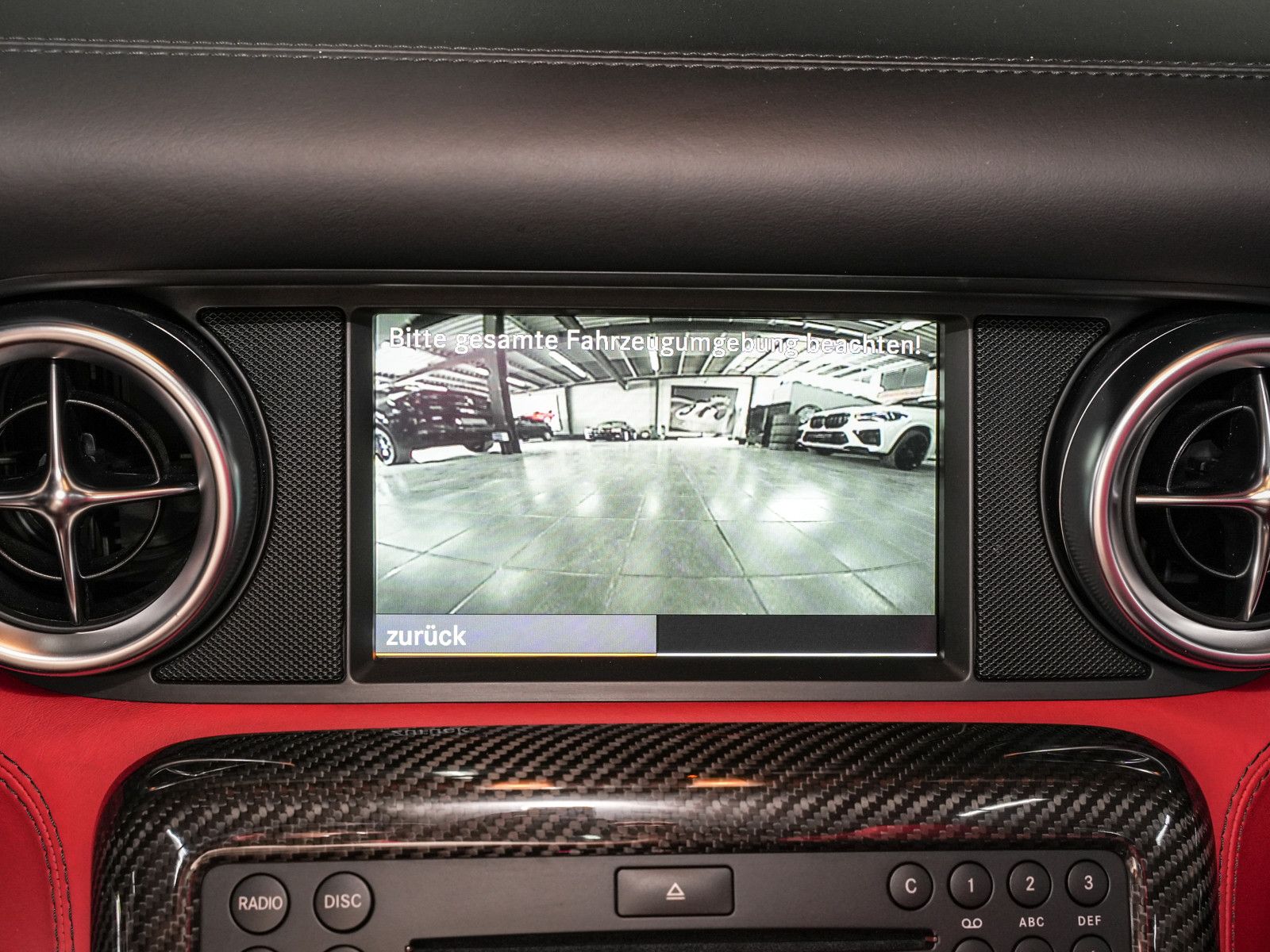 Fahrzeugabbildung Mercedes-Benz SLS AMG Coupe - designo Sonderlack|Carbon Interi