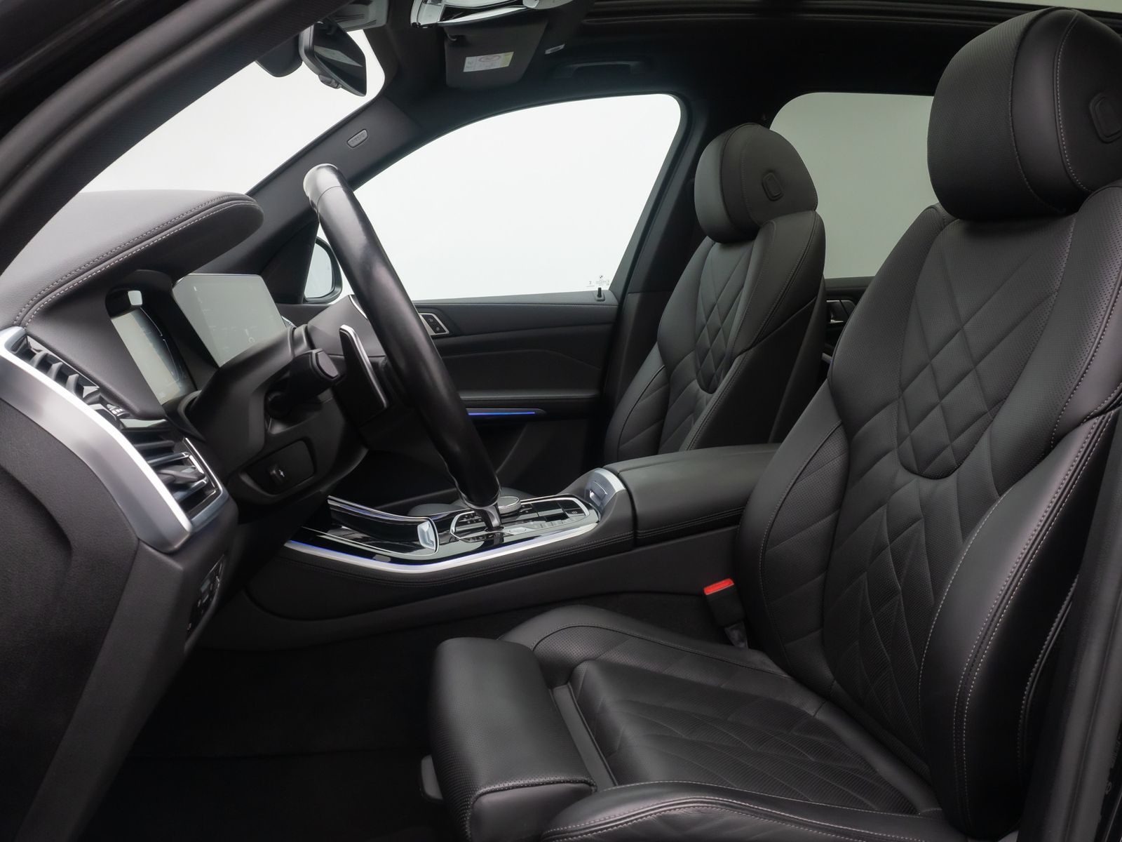 Fahrzeugabbildung BMW X5 xD30d M Sport 360° HUD DAB HiFi AHK Panorama