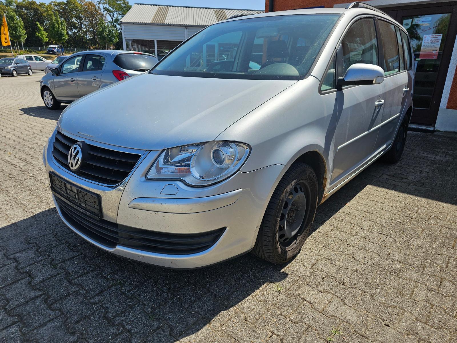 Volkswagen Touran Trendline 7 Sitzer AHK
