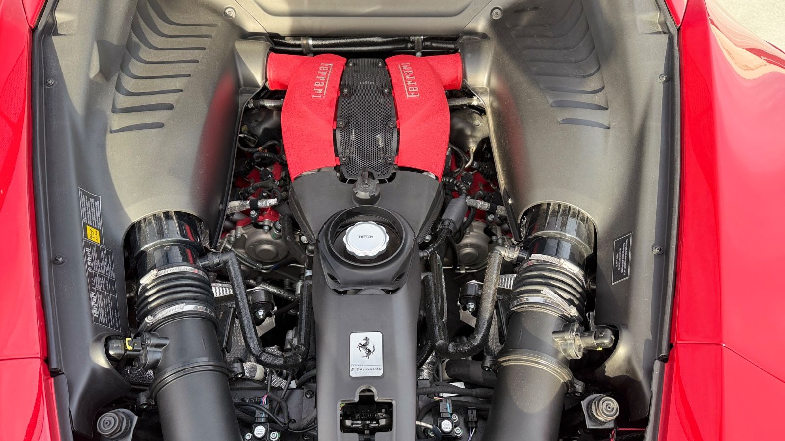 Fahrzeugabbildung Ferrari F8 Tributo*LED*Lift*Kamera*1.Hand*Dt.Auto