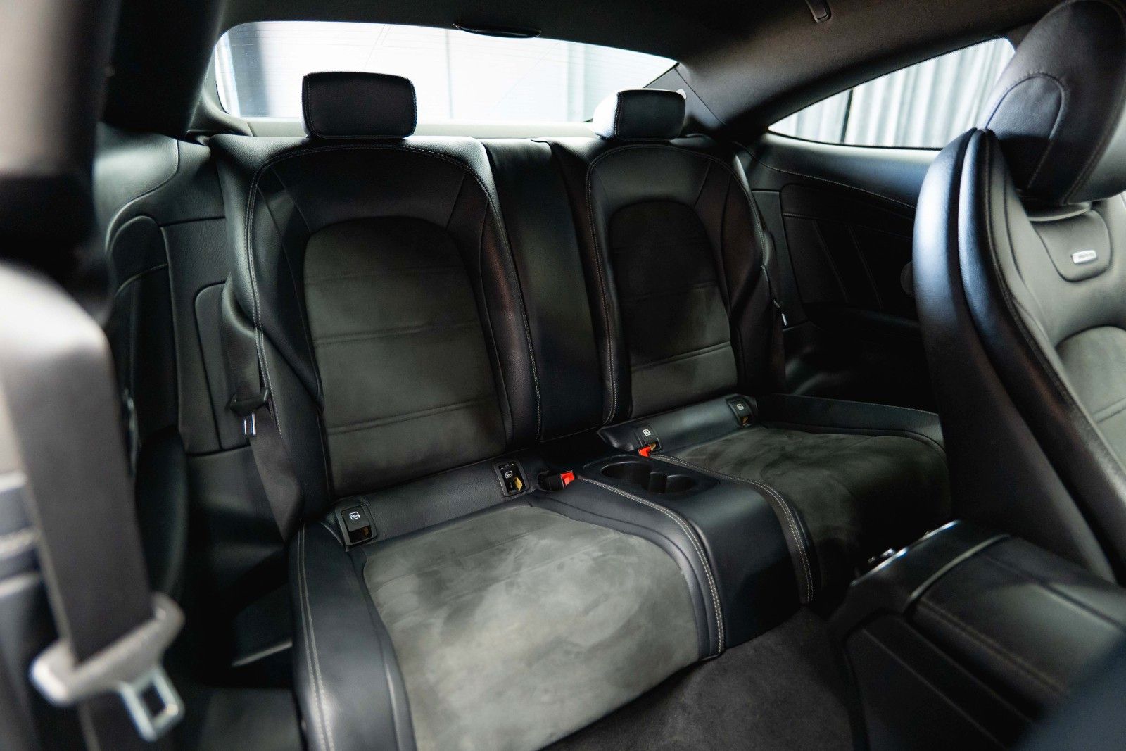Fahrzeugabbildung Mercedes-Benz C 63 AMG Coupe Edition 1 Night Carbon *ACC*LED*