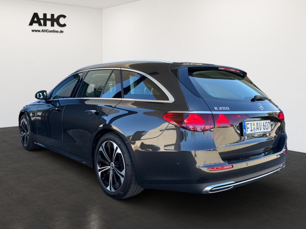 Fahrzeugabbildung Mercedes-Benz E 200 4MATIC T-Modell 360 ACC AHK AUT DynLicht