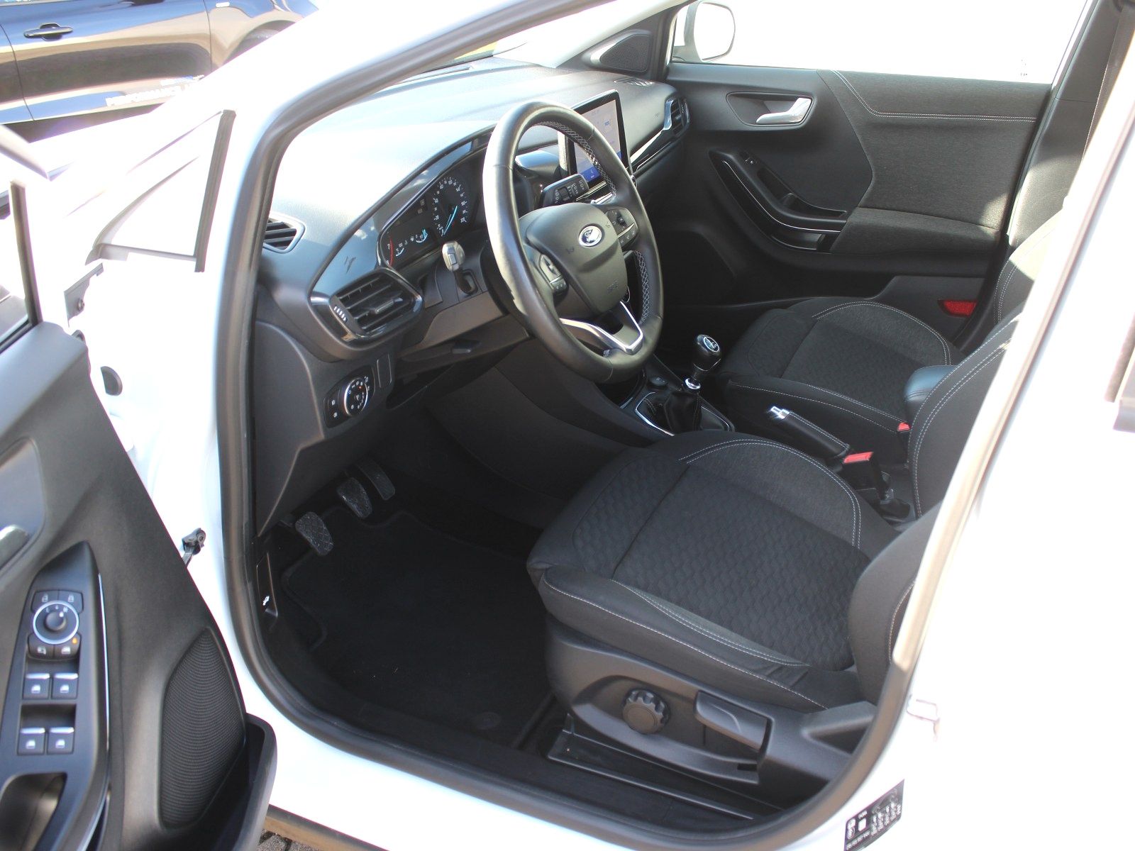 Fahrzeugabbildung Ford Puma Titanium 1,0 EcoBoost Mild Hybrid