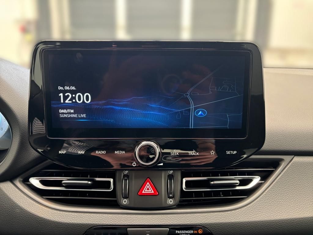Fahrzeugabbildung Hyundai i30 5-Türer 1.0 T-GDI 6-MT Advantage FLA Navi