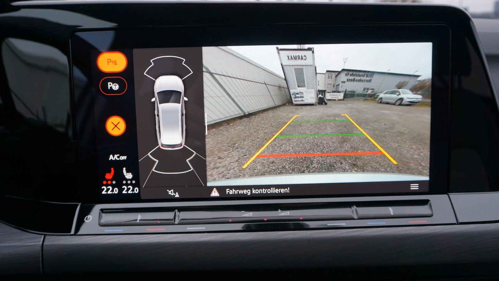 Fahrzeugabbildung Volkswagen Golf VIII Variant Style, Navi,LED,HUD,Kamera +WR