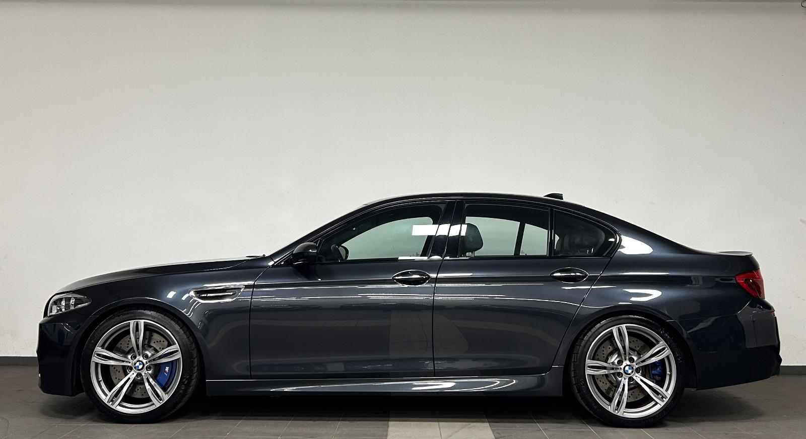 BMW M5 COMPETITION V8 4.4 575ch - PACK COMPETITION - HARMAN KARDON - HUD - CUIR MÉRINOS - SIÈGES CHAUFFANTS