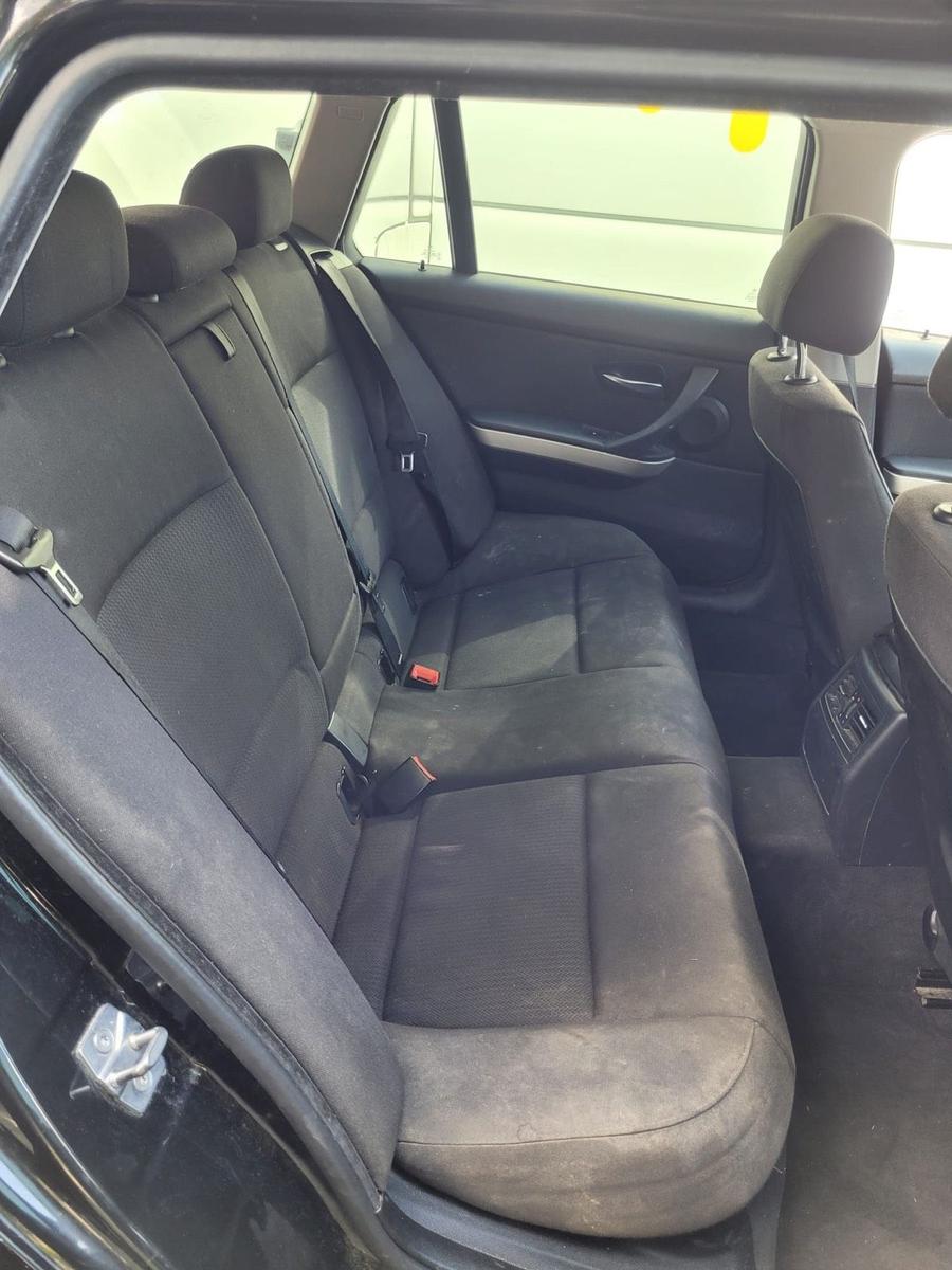 BMW 320 2009 — photo 6