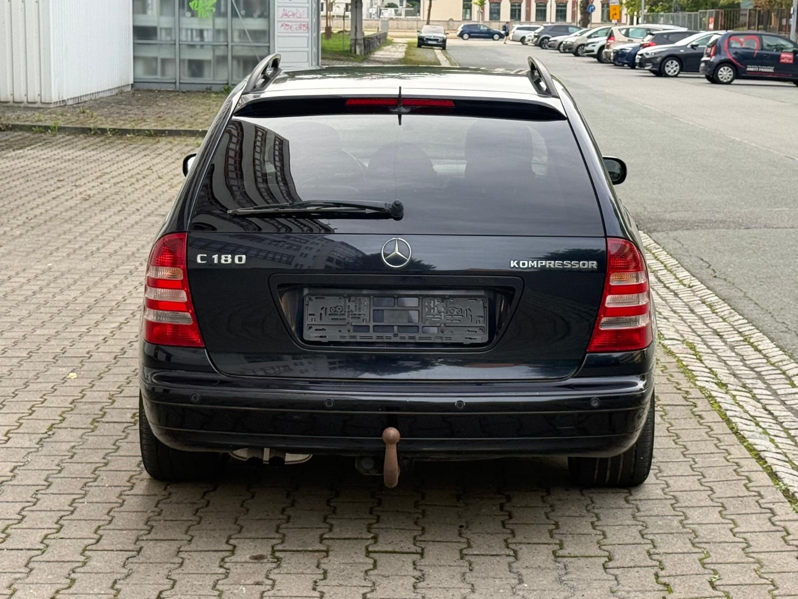 Mercedes-Benz C180 2006 — двигун 1.796 cm³, 143 HP (105kW)