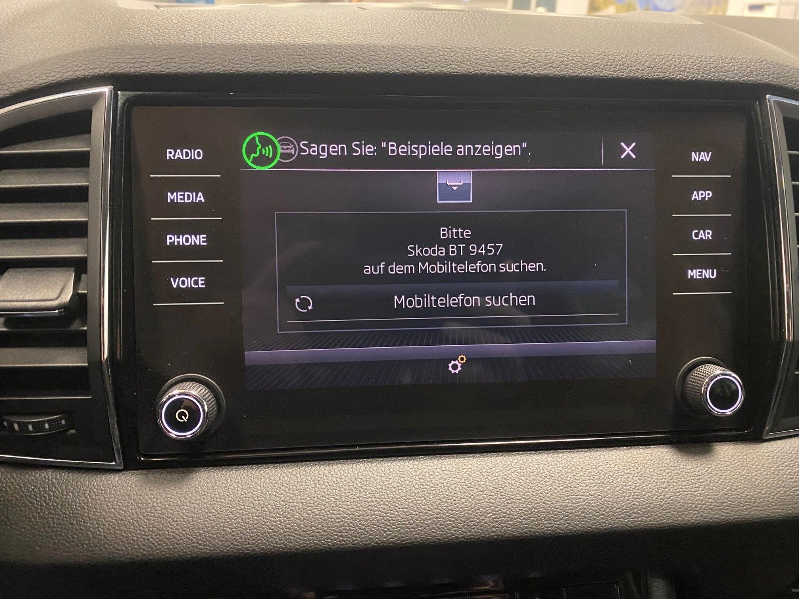 Fahrzeugabbildung SKODA Karoq 1.5 TSI Style+AHK schwenk+LED+NAVIGATION+
