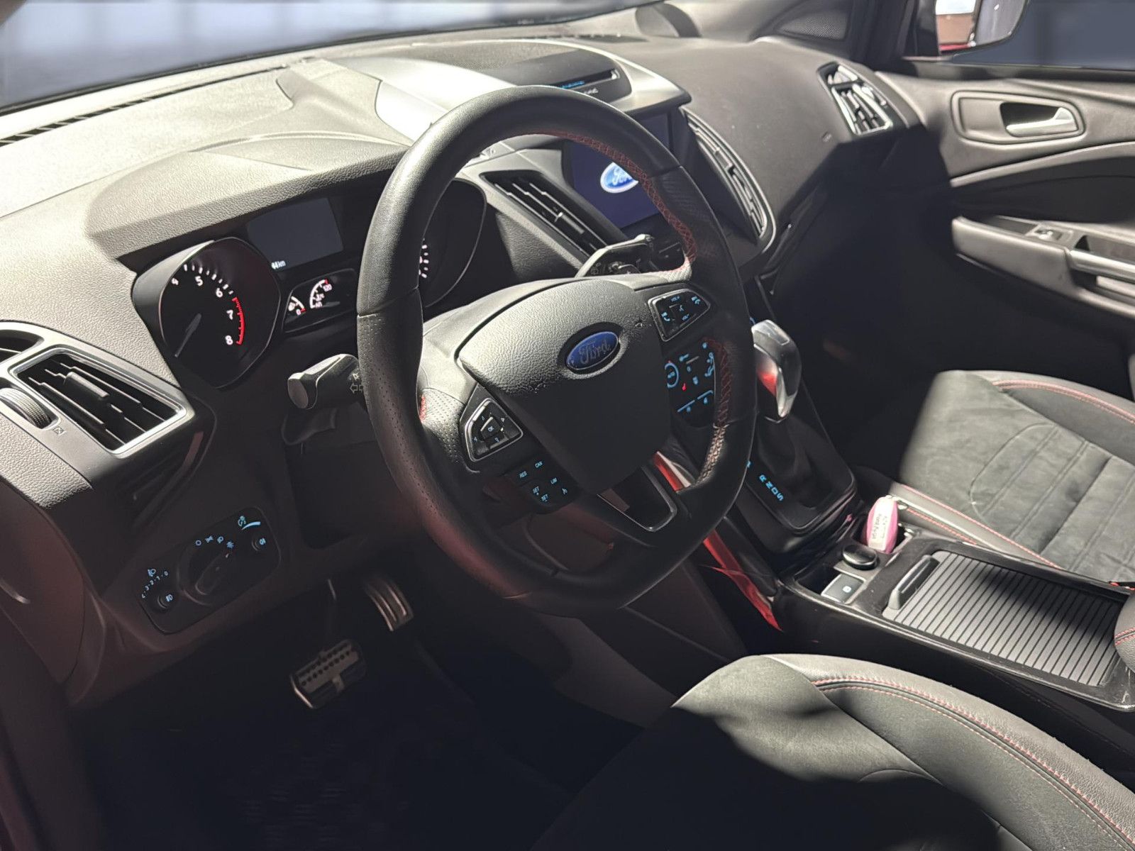 Fahrzeugabbildung Ford Kuga ST-Line/ ATM bei 52.000km / unfallfrei