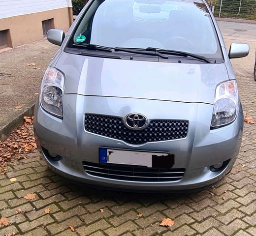 Toyota Yaris 2 XP9 Executive 1.3 VVT-i