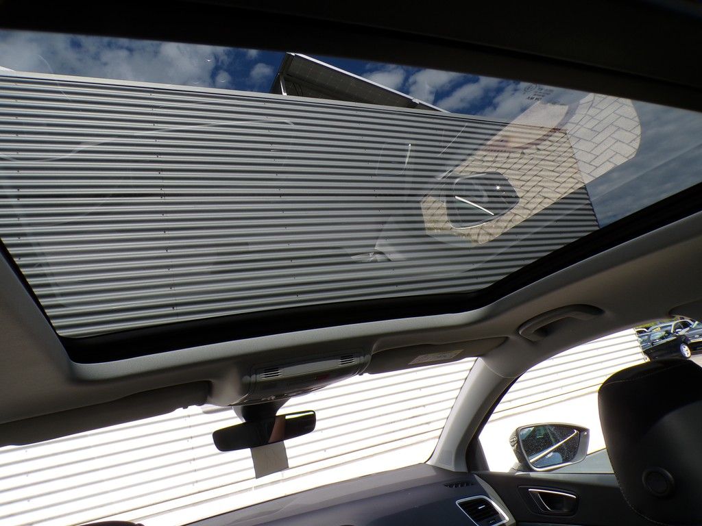 Fahrzeugabbildung SEAT Ateca 1.5 TSI Road Edition DSG