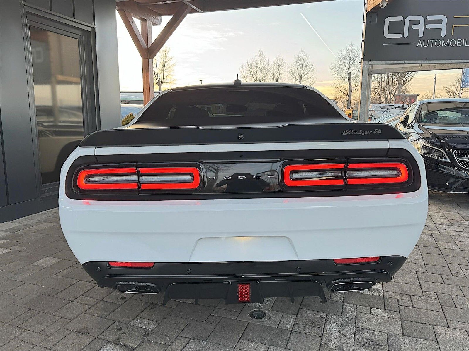 Fahrzeugabbildung Dodge Challenger 6.4 V8 SRT 392 SCAT PACK Performance