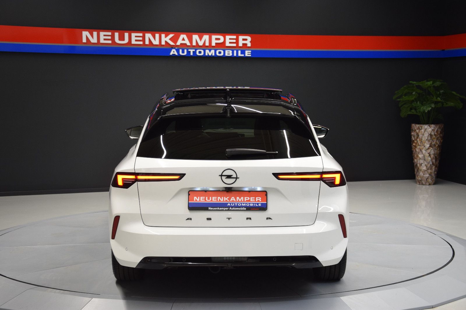 Fahrzeugabbildung Opel Astra L Sports Tourer GS 360° AHK Tempomat Pano