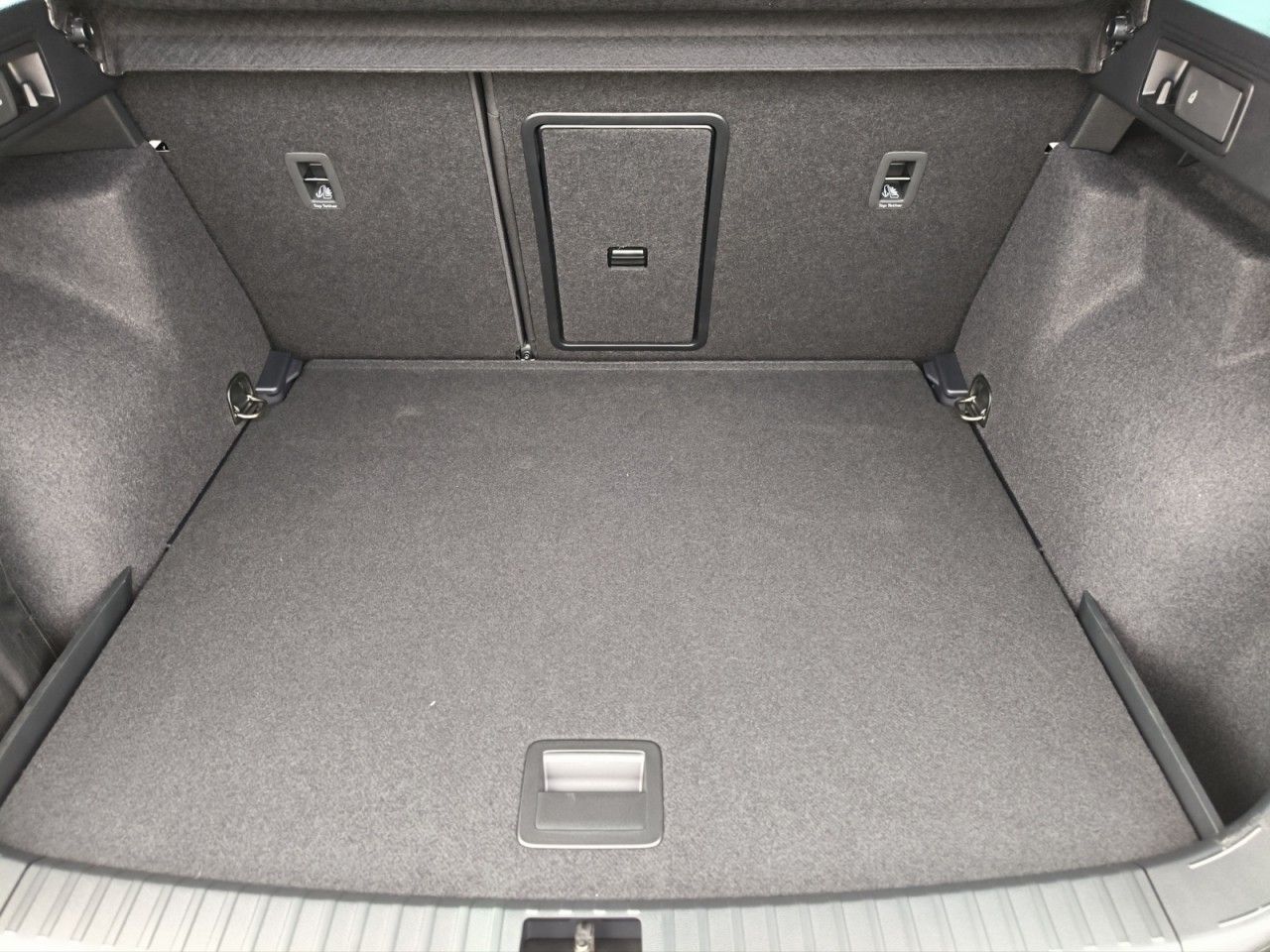 Fahrzeugabbildung CUPRA Ateca 2.0 TSI DSG 4Drive AHK NAVI