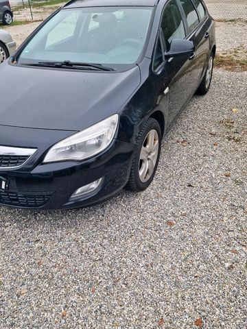 Opel astra j sports tourer