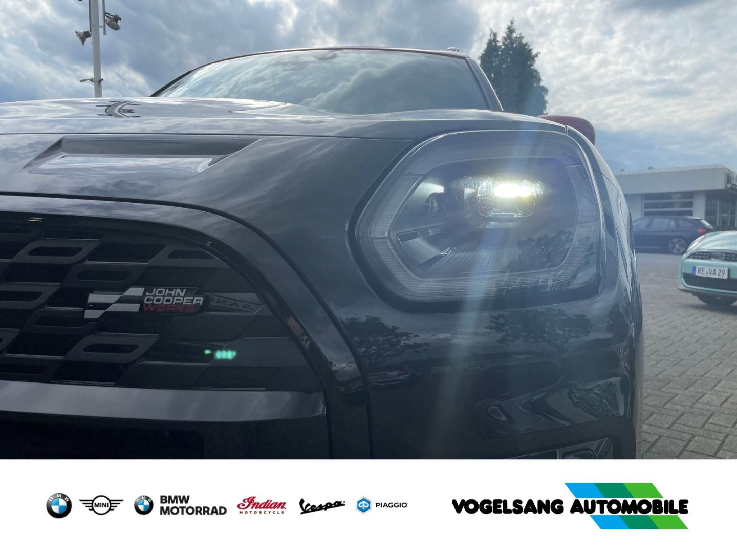 Fahrzeugabbildung MINI Countryman S ALL4 (Allrad) - Paket L - JCW-Trim