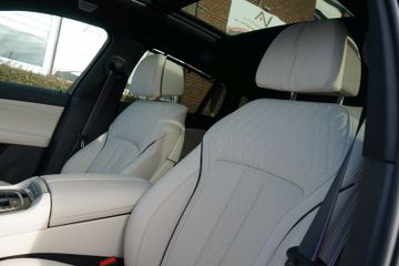 Fahrzeugabbildung BMW X6 xDrive 40 d M Sport Pano Sky*B&W*NETTO EXPORT