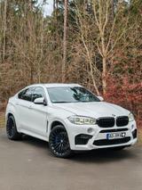 BMW X6 M 4.4 V8 585-720 PS  - weiße BMW X6 M
