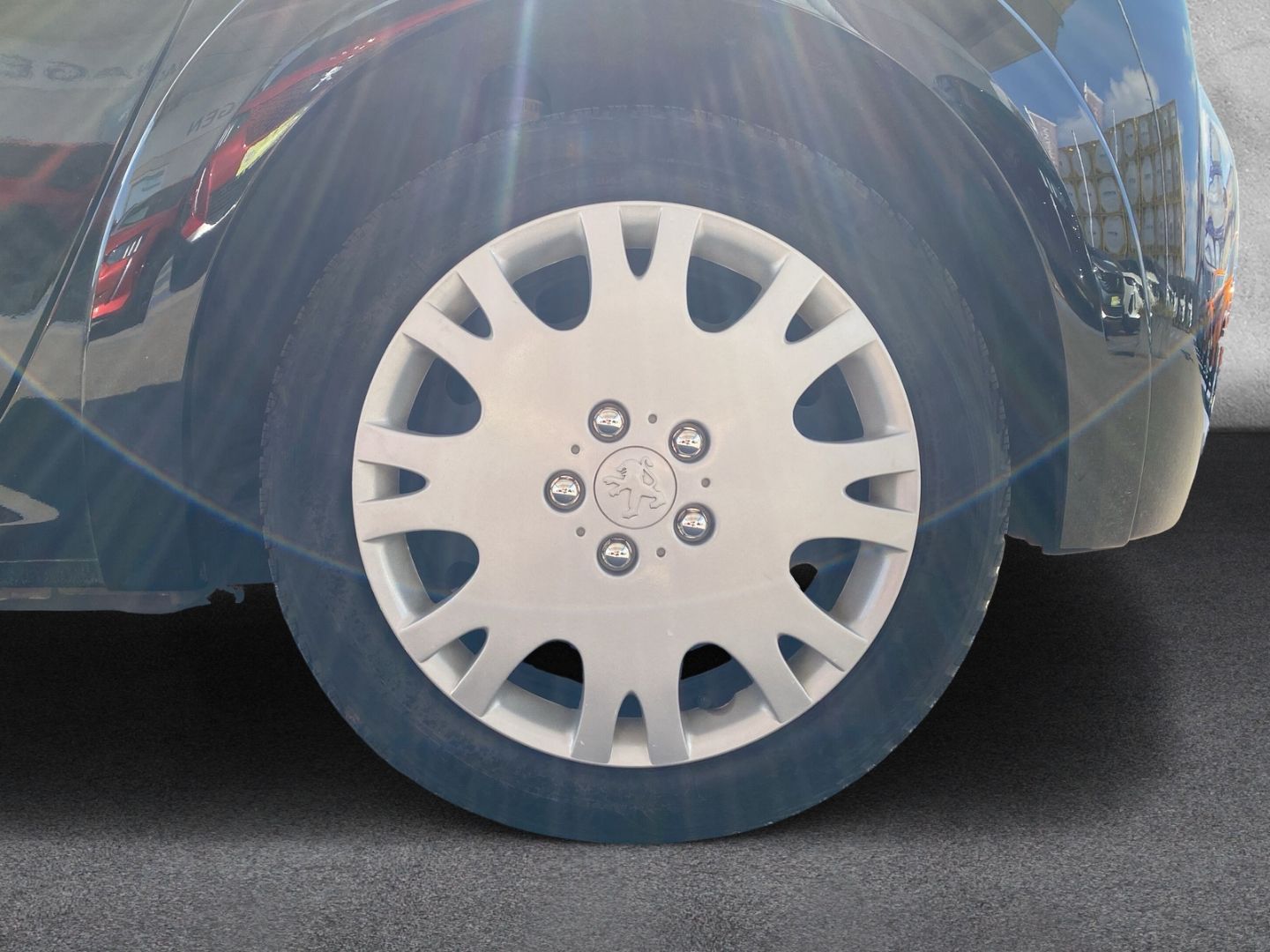 Fahrzeugabbildung Peugeot 208 E- ALLURE ELETKROMOTOR 136