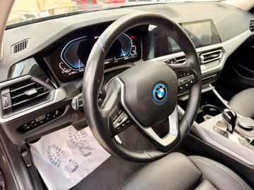 BMW 330 - 11