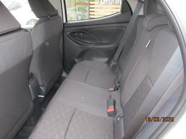 Fahrzeugabbildung Toyota Yaris Hybrid Teamplayer mit Comfort-Paket