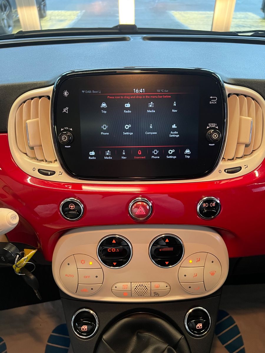 Fahrzeugabbildung Fiat 500 Dolcevita *PANO*TEMPOMAT*PDC*VIELE EXTRA´S