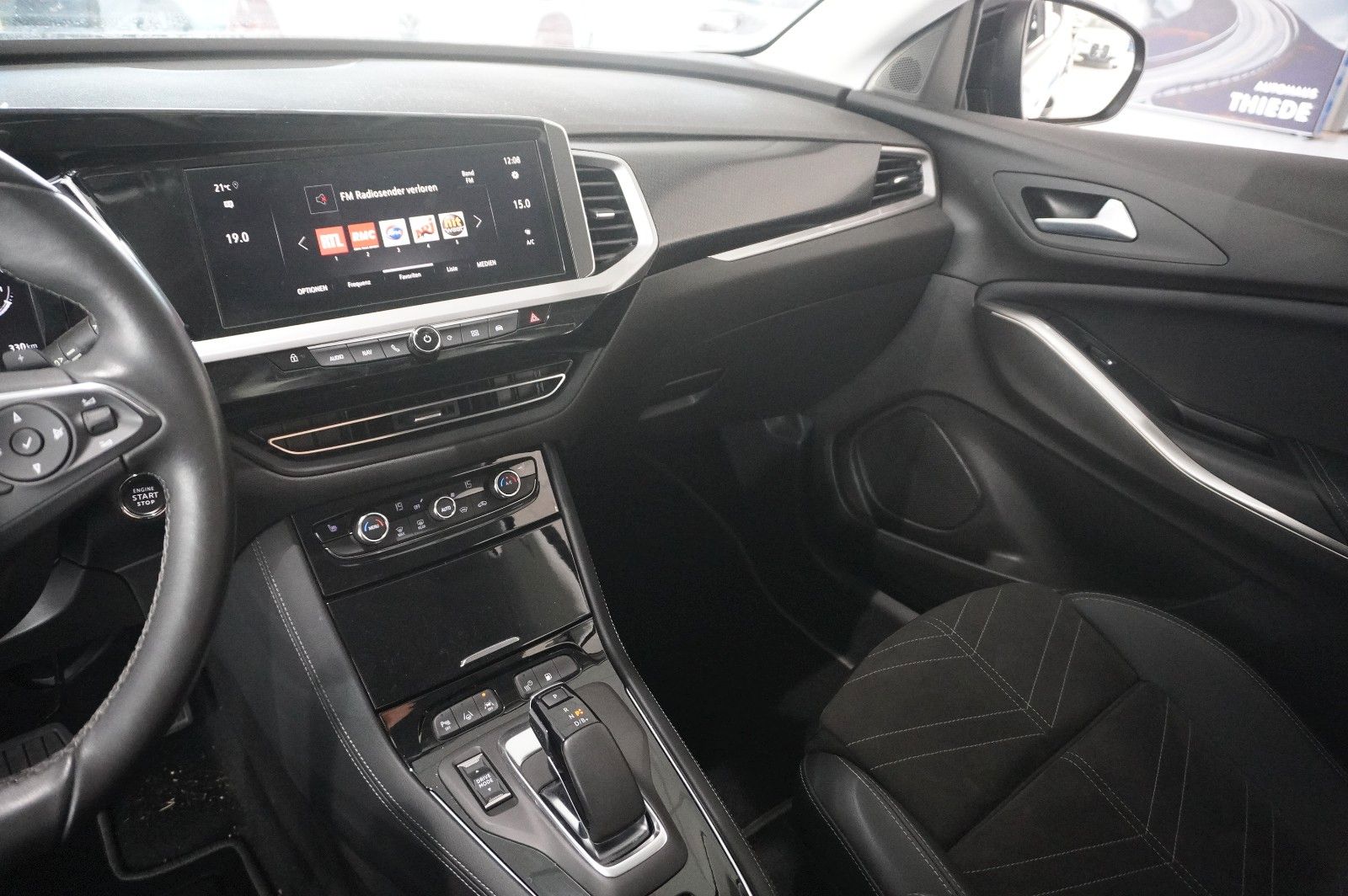 Fahrzeugabbildung Opel Grandland (X) ULTIMATE 4HYBRID NAVI/LED/360°/DAB