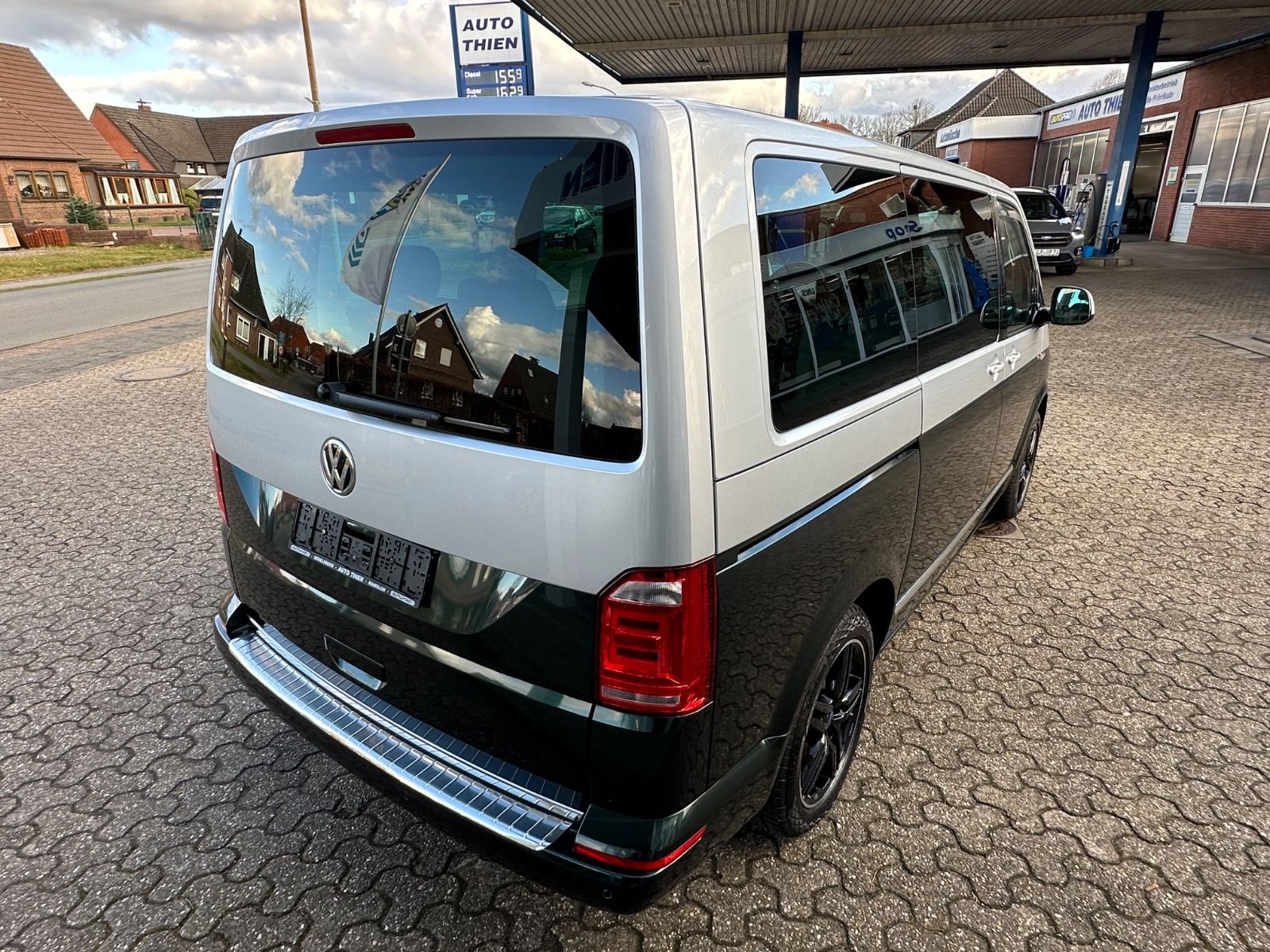 Fahrzeugabbildung Volkswagen T6 Multivan 2.0 TDI 4M Highline Standhzg/AHK/LED