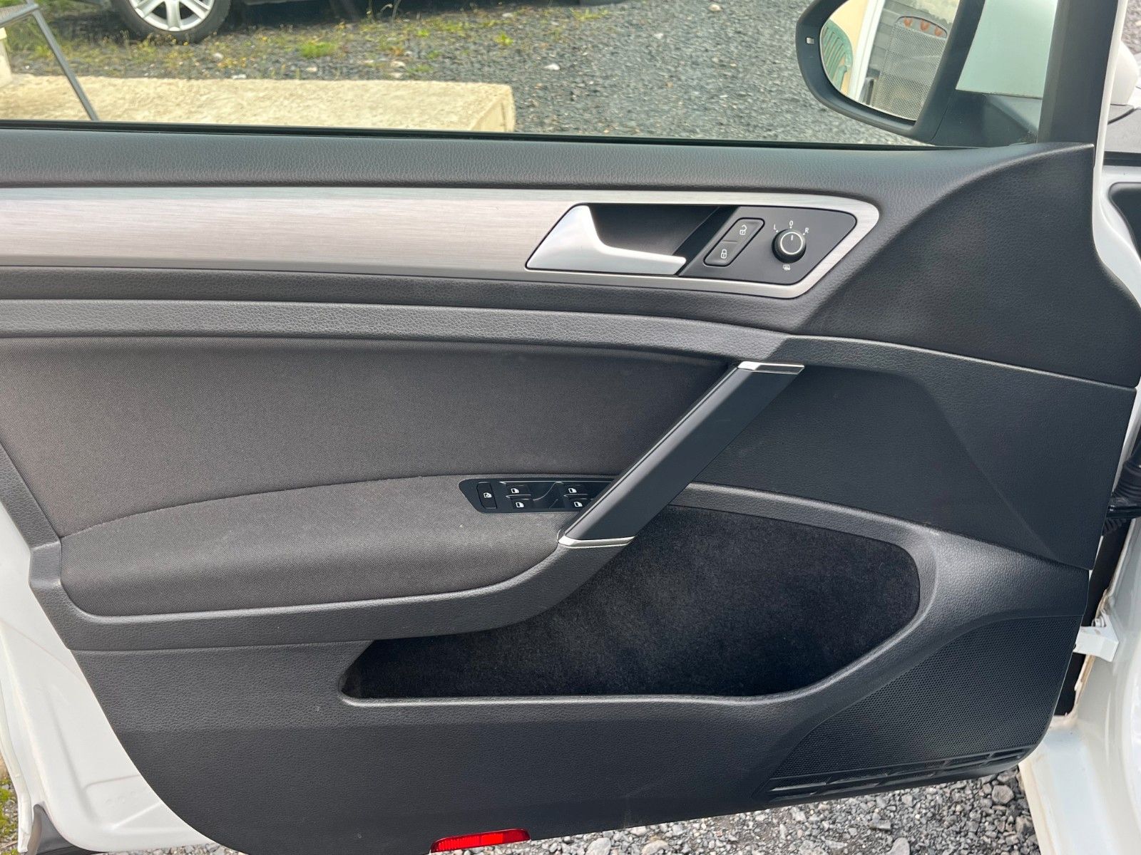 Fahrzeugabbildung Volkswagen Golf VII 1.4 TSI Comfort Navi *ZAHNRIEMEN NEU*